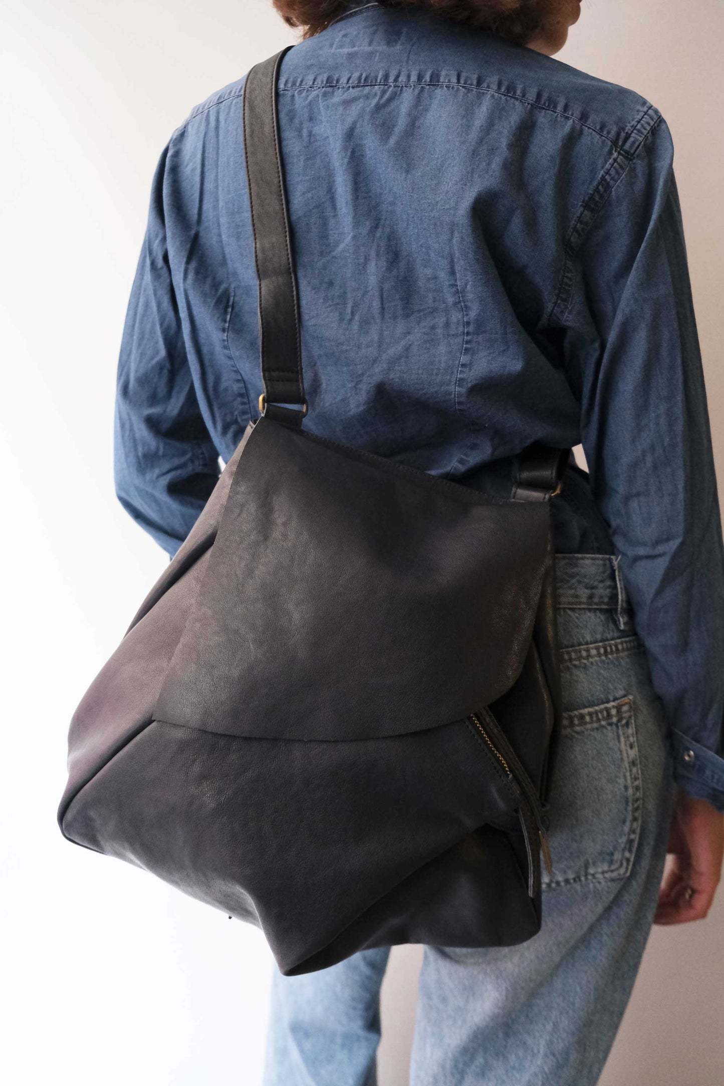 PRE ORDER discount 15%-Gabri tote bag in soft nappa navy- use code PREORDER15 - DELIVERY IS ESTIMATED WITHIN APPROXIMATELY 30 DAYS FROM THE ORDER DATE- Made in Italy -
