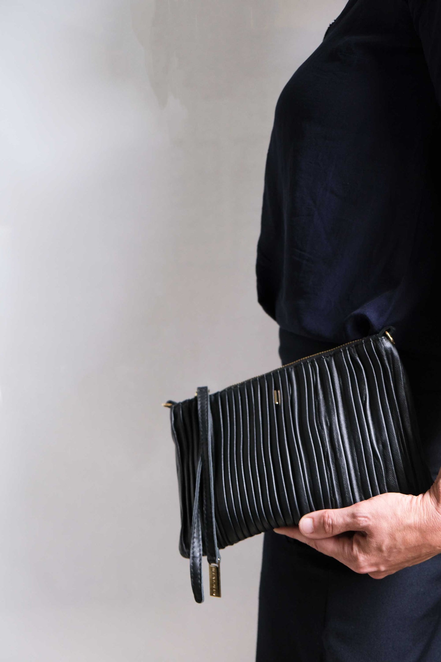 Mikin pochette in black pleated leather - Made in Italy -