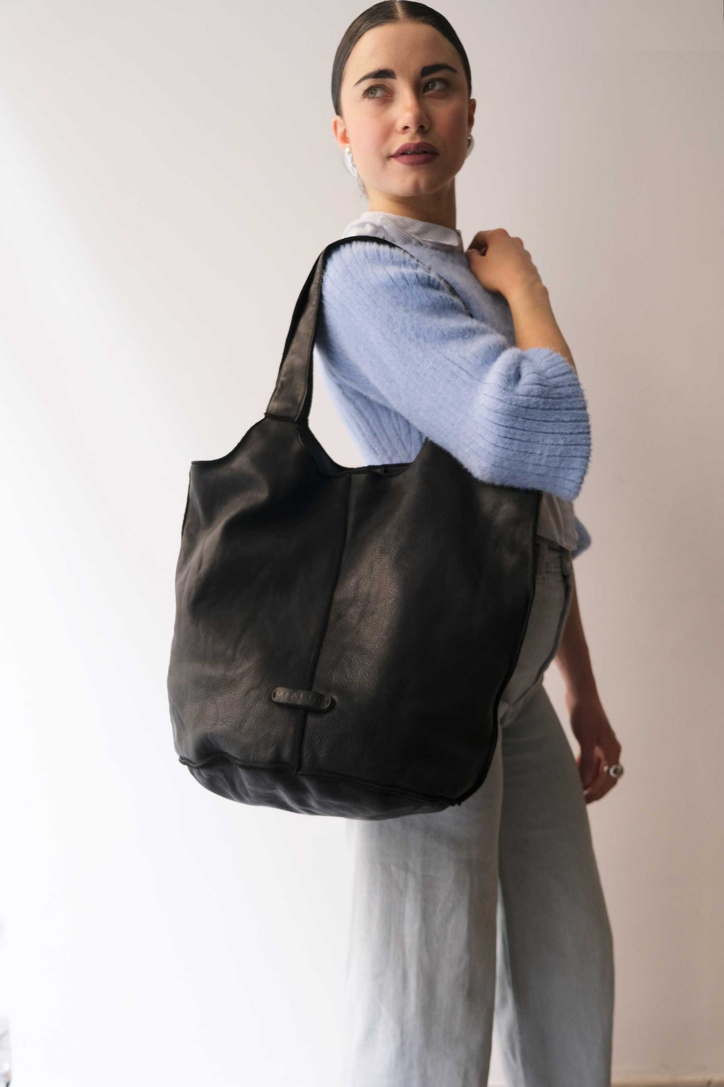 Re bag black garment-dyed leather - Made in Italy -