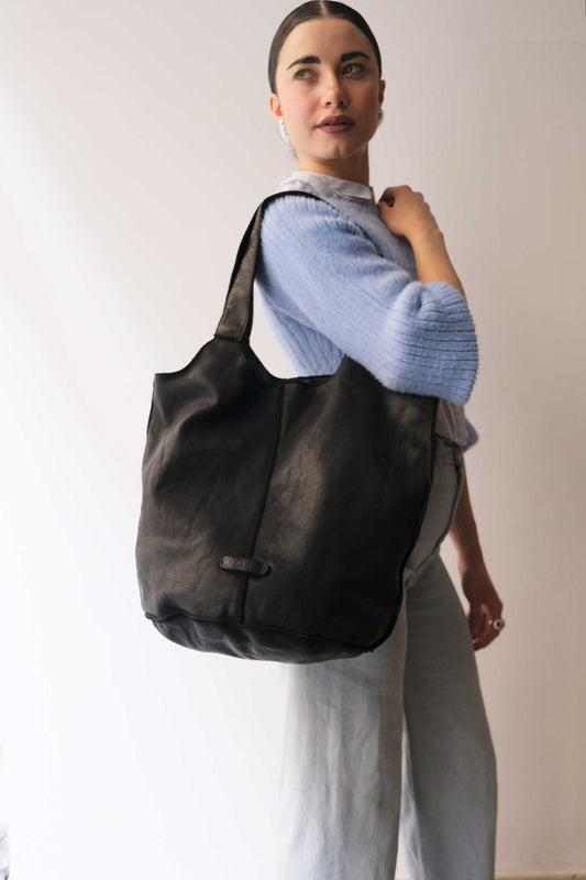 Re bag black garment-dyed leather - Made in Italy -