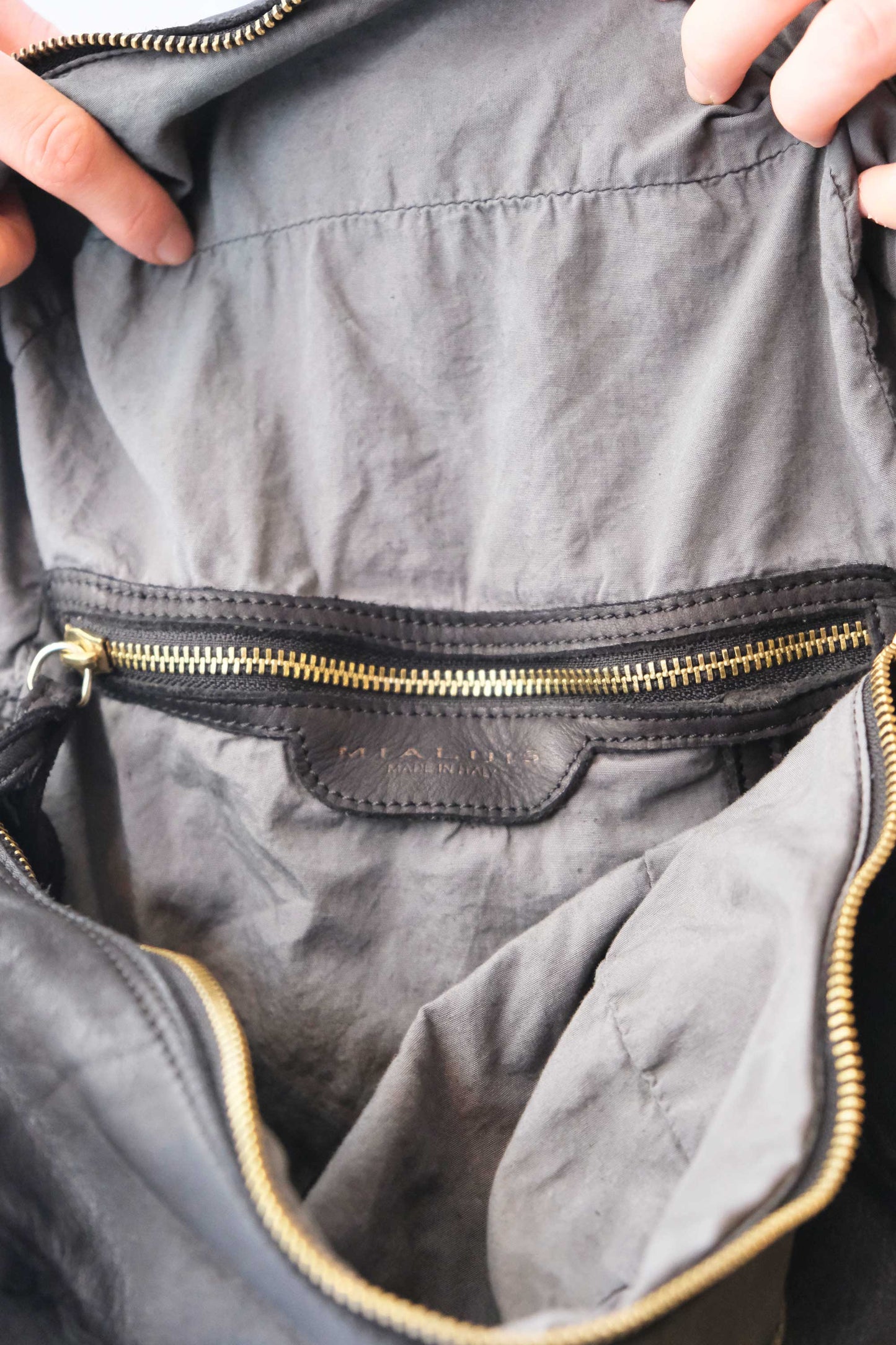 Reri bag black garment-dyed leather - Made in Italy -