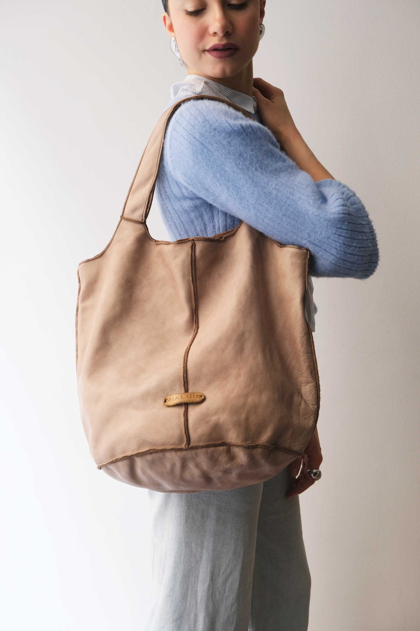 Re bag sand garment-dyed leather - Made in Italy -