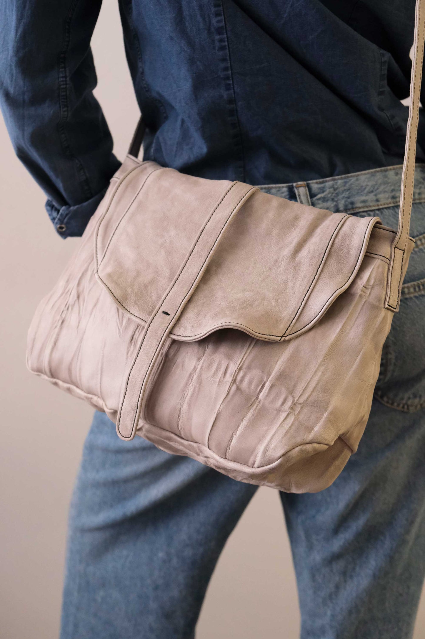 Do saddle bag in pomice soft nappa lomé - Made in Italy-
