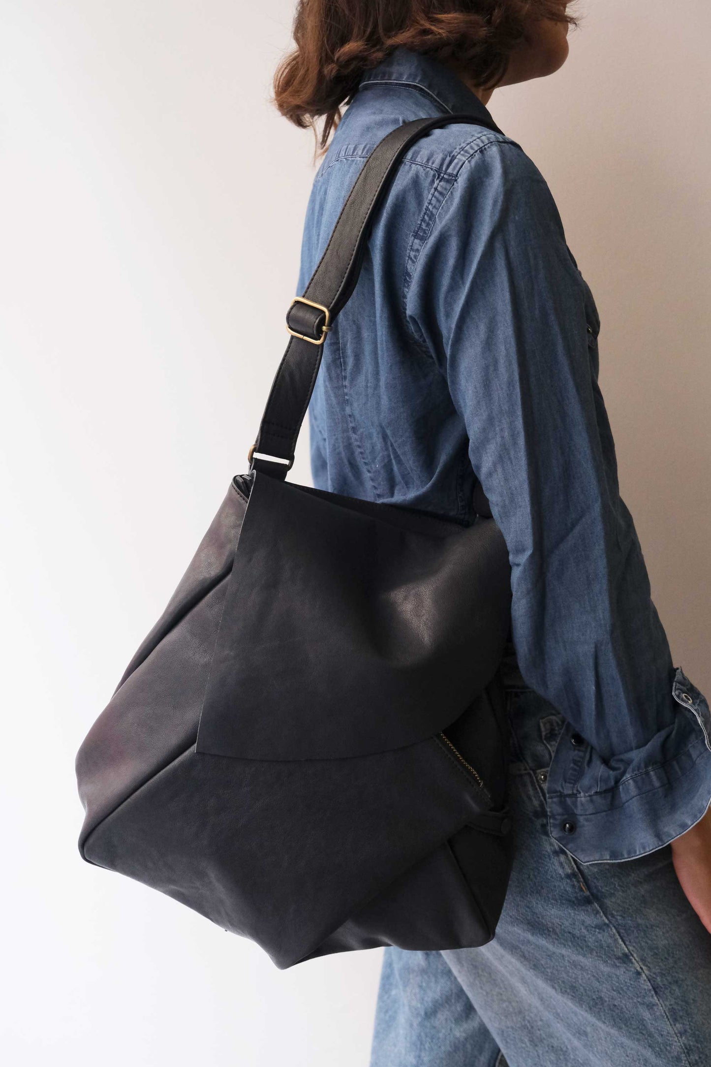 PRE ORDER discount 15%-Gabri tote bag in soft nappa navy- use code PREORDER15 - DELIVERY IS ESTIMATED WITHIN APPROXIMATELY 30 DAYS FROM THE ORDER DATE- Made in Italy -