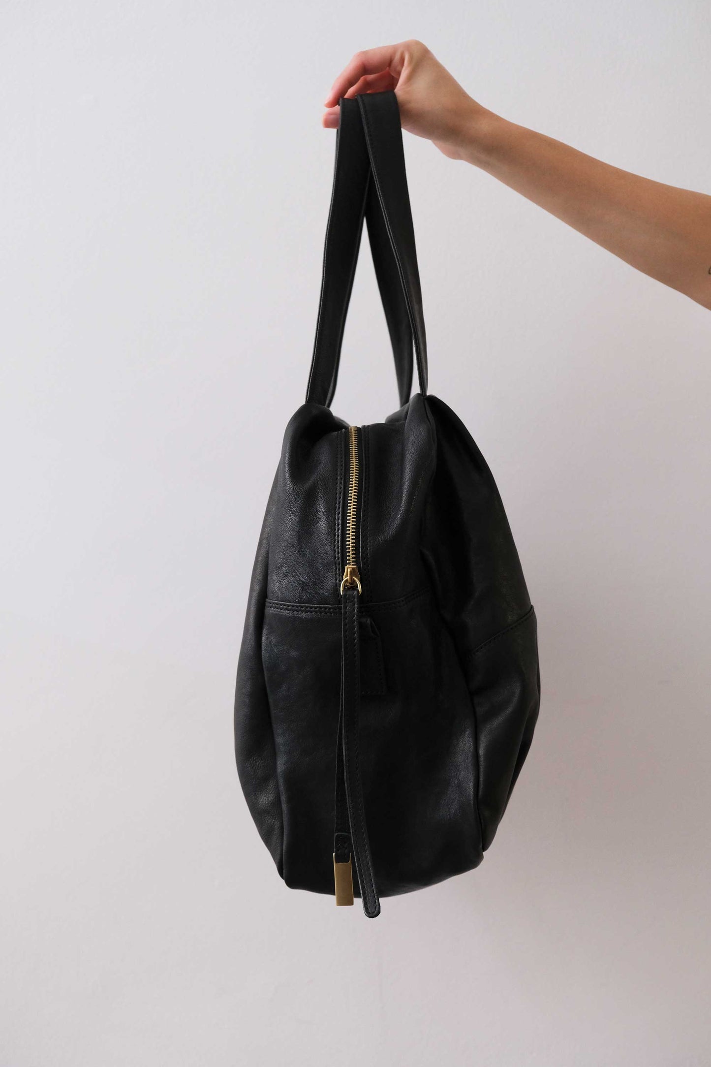 PRE ORDER discount 15%- Riri tote bag in black nappa leather- use code PREORDER15 - DELIVERY IS ESTIMATED WITHIN APPROXIMATELY 30 DAYS FROM THE ORDER DATE - Made in Italy -