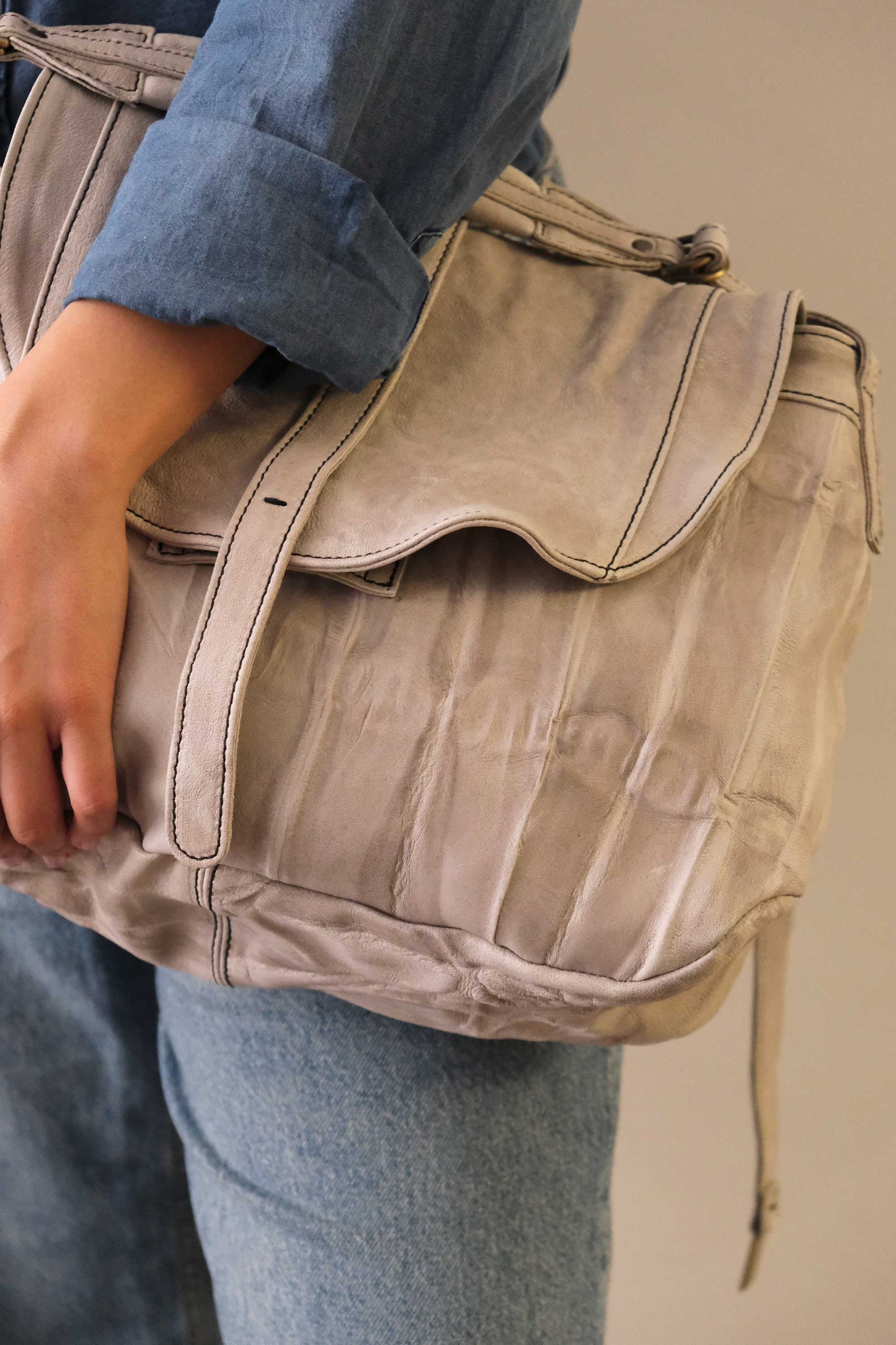 Do saddle bag in pomice soft nappa lomé - Made in Italy-