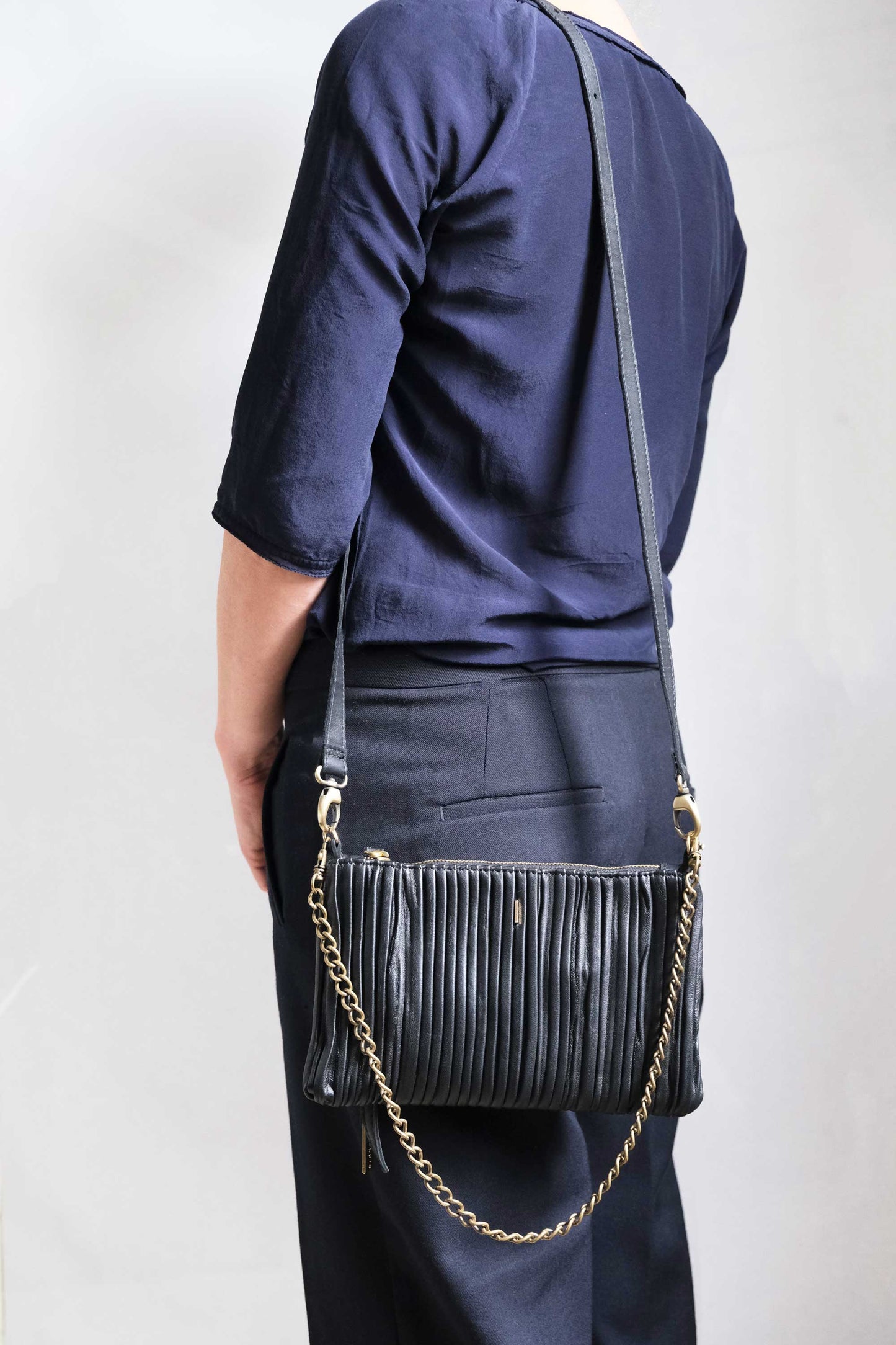 Mikin pochette in black pleated leather - Made in Italy -