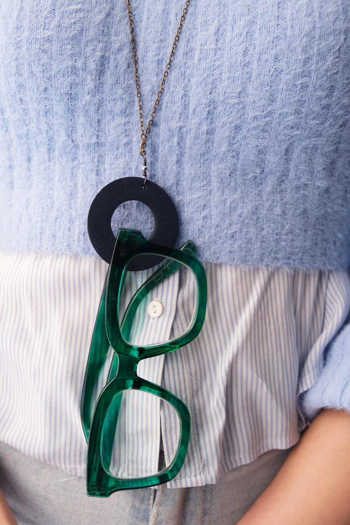 Glasses holder in navy leather – Sustainable product - Made in Italy