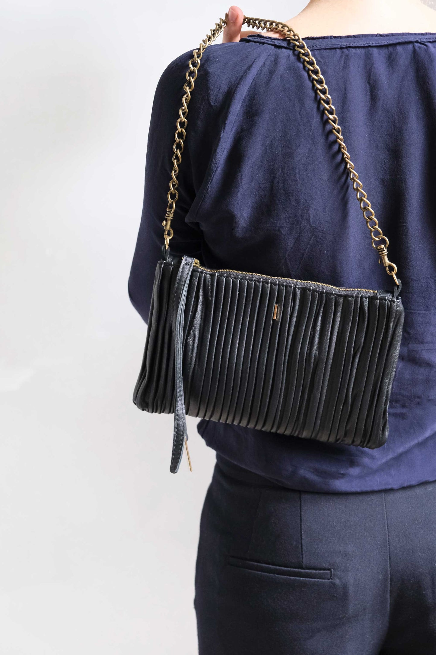 Mikin pochette in black pleated leather - Made in Italy -