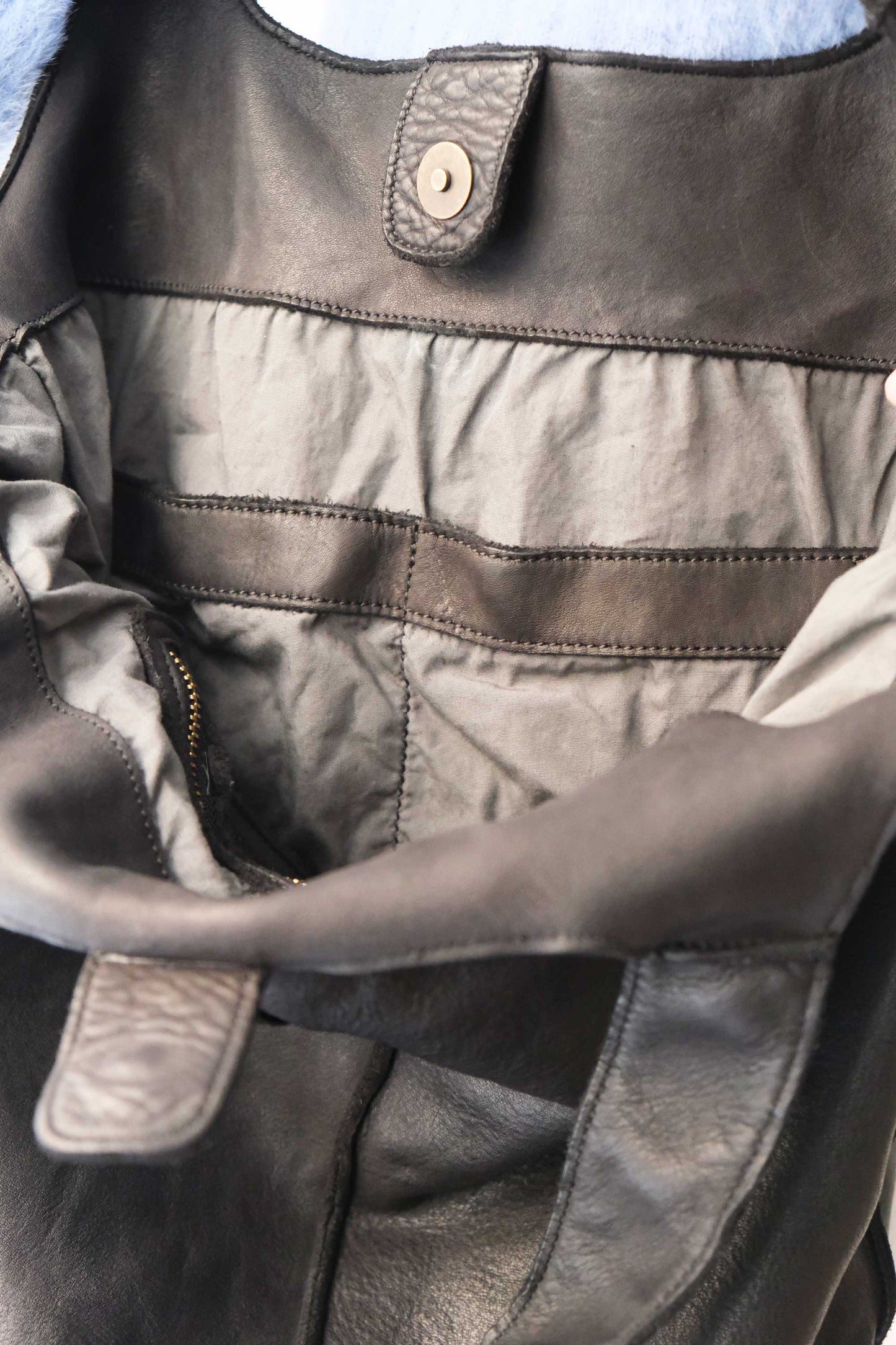 Re bag black garment-dyed leather - Made in Italy -