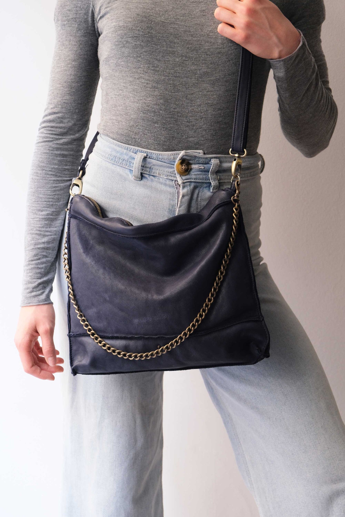 Rezoe navy garment-dyed leather - Made in Italy -