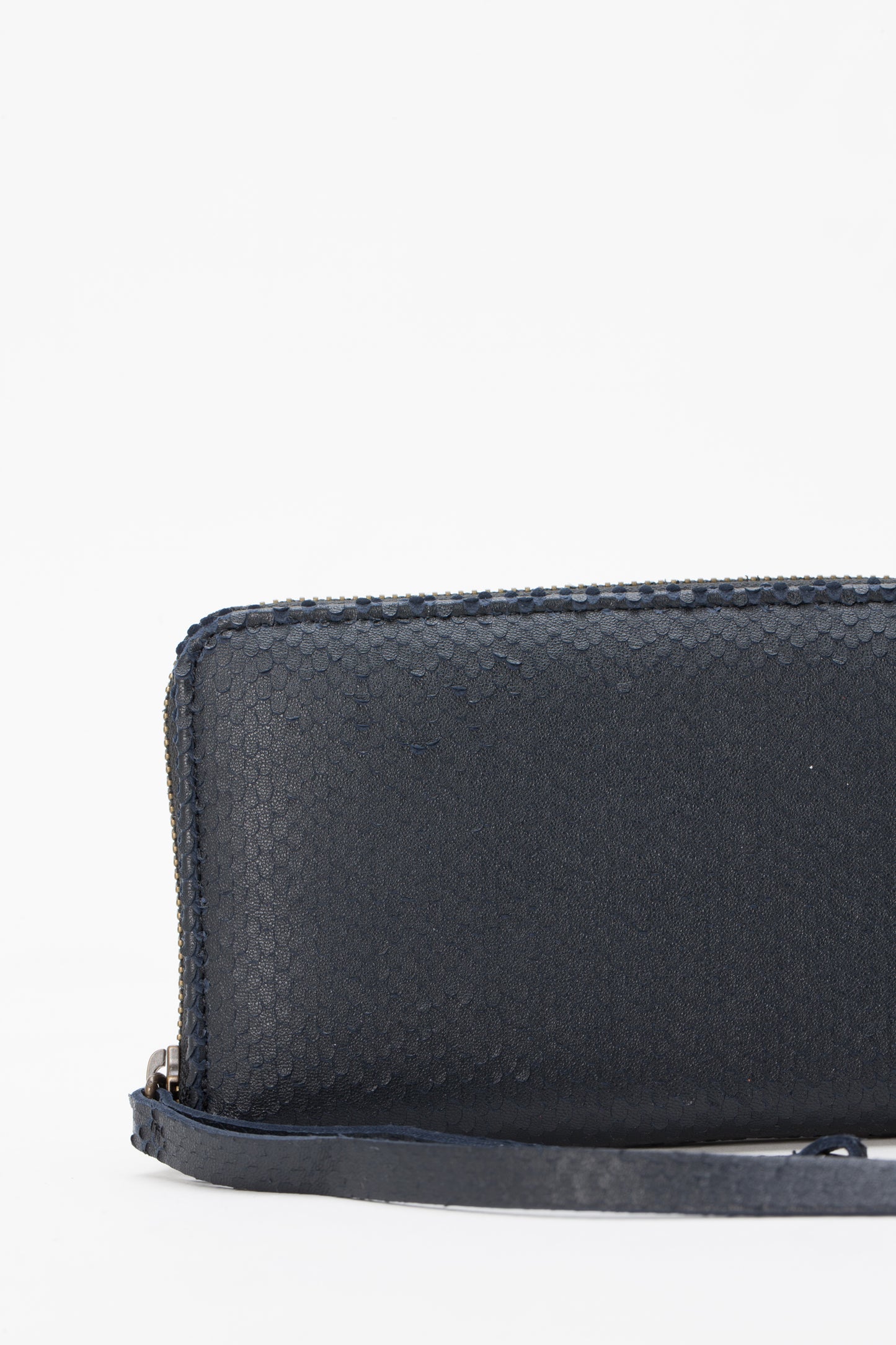 Zip around wallet lasercut