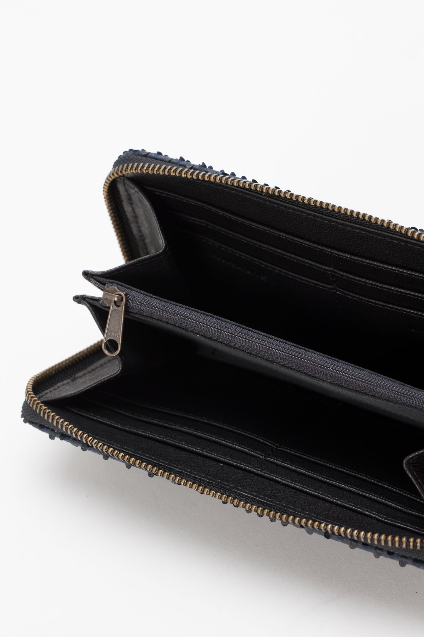 Zip around wallet lasercut
