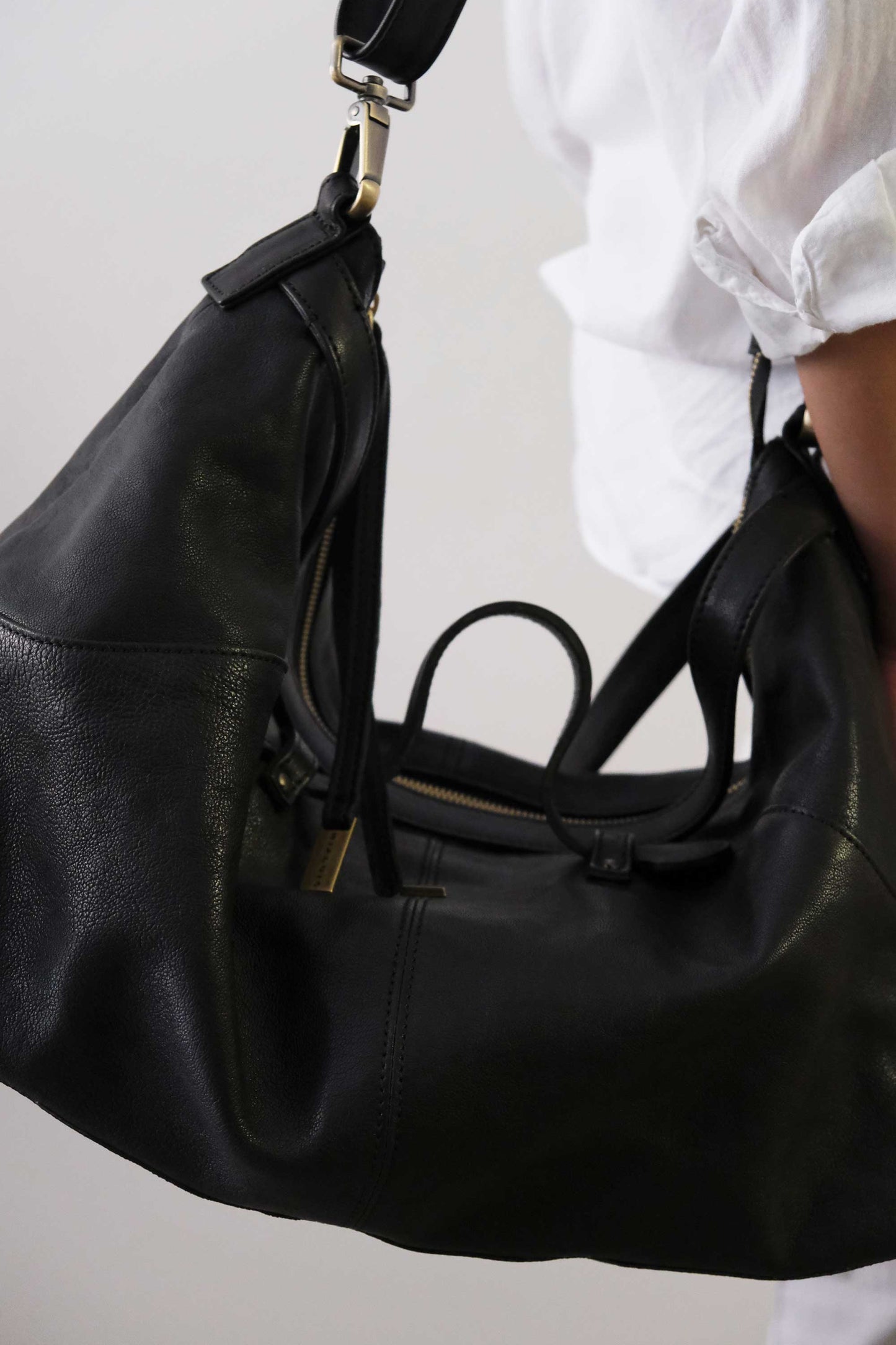 PRE ORDER discount 15%- Cloudy crossbody bag in black nappa leather - use code PREORDER15 - DELIVERY IS ESTIMATED WITHIN APPROXIMATELY 30 DAYS FROM THE ORDER DATE - Made in Italy -