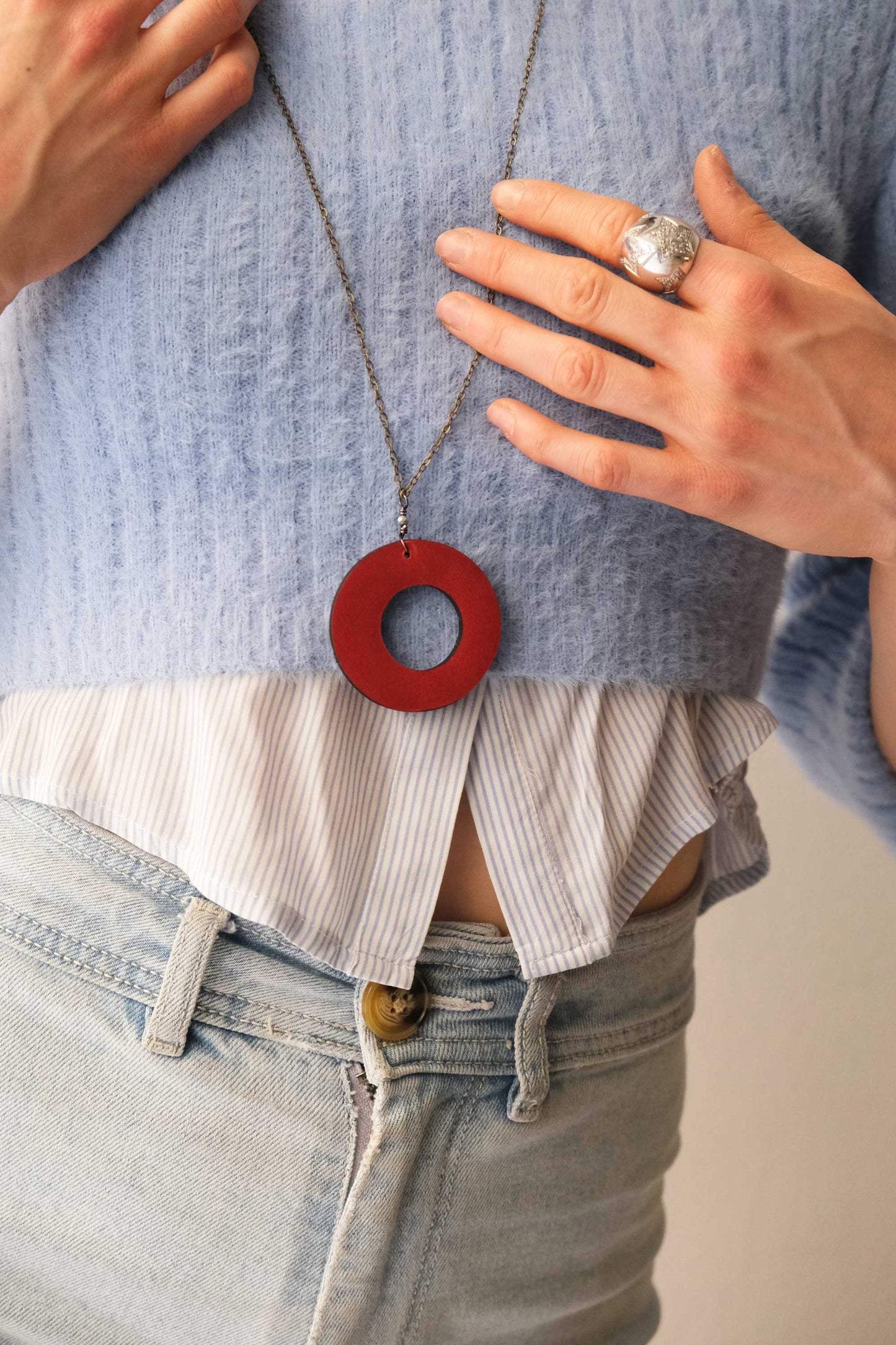 Glasses holder in red leather – Sustainable product - Made in Italy