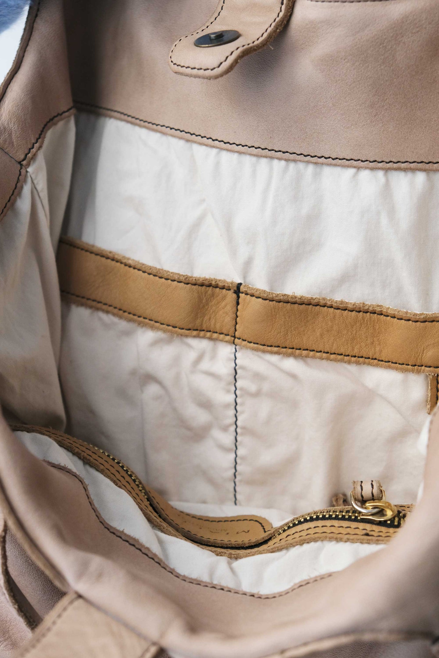 Re bag sand garment-dyed leather - Made in Italy -