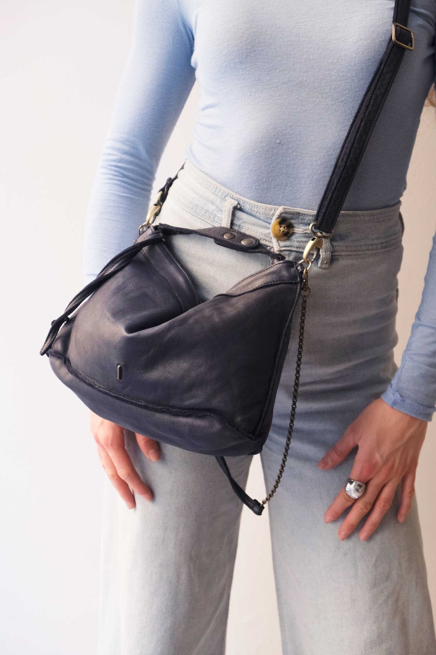Rechi media hobo bag navy garment-dyed leather - Made in Italy -