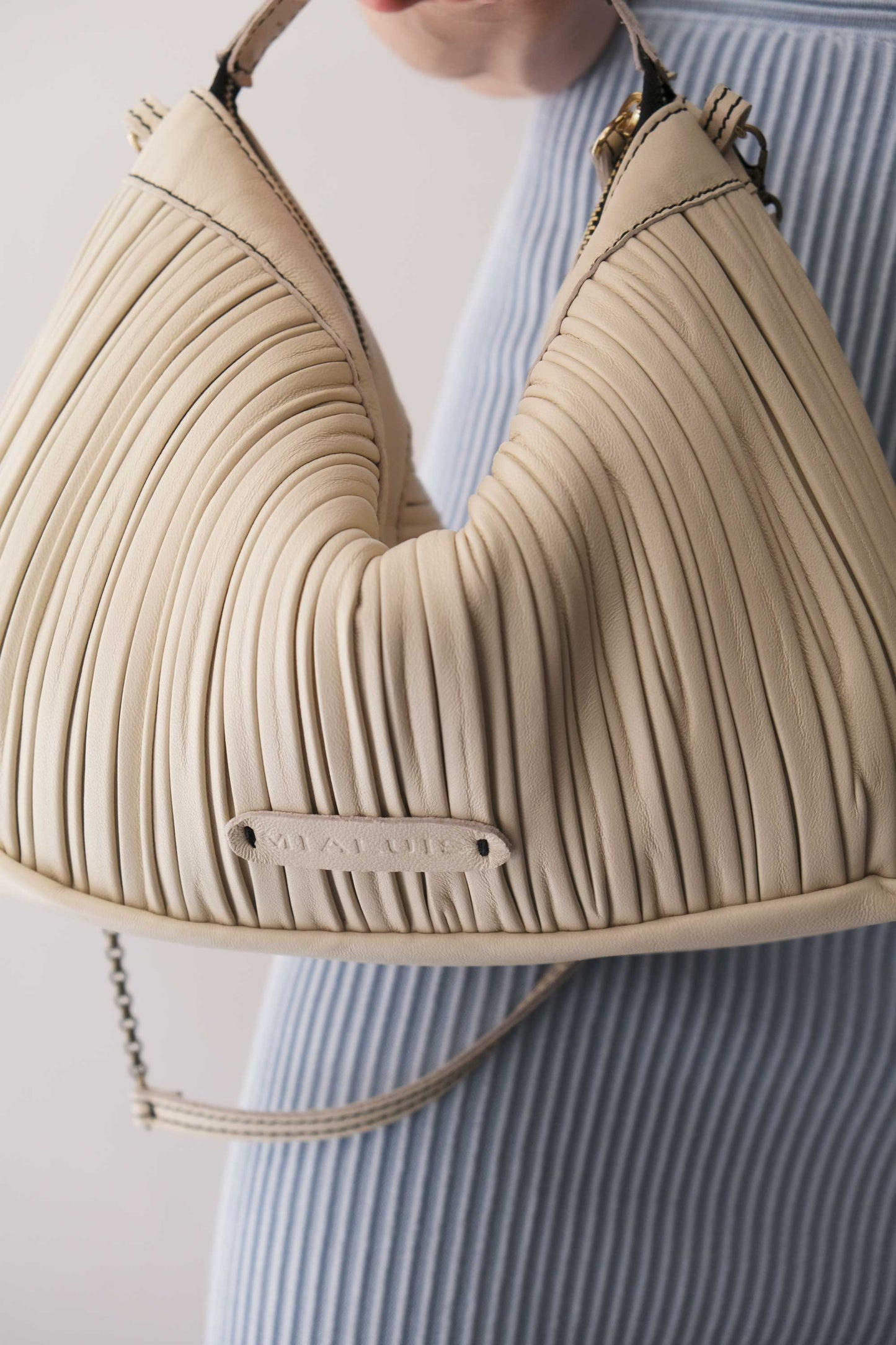 Chicca Media hobo bag in cream pleated leather - Made in Italy -