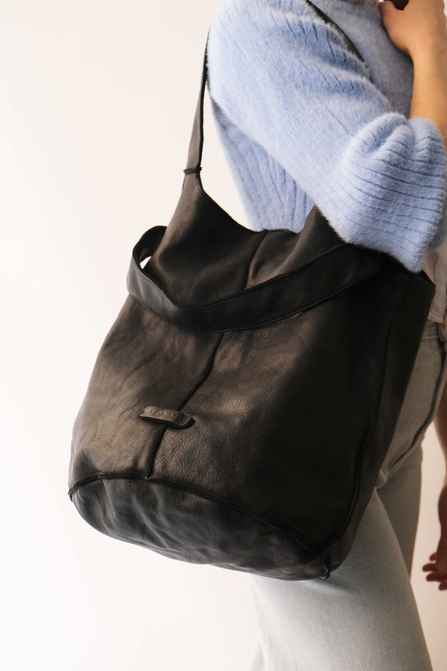 Re bag black garment-dyed leather - Made in Italy -