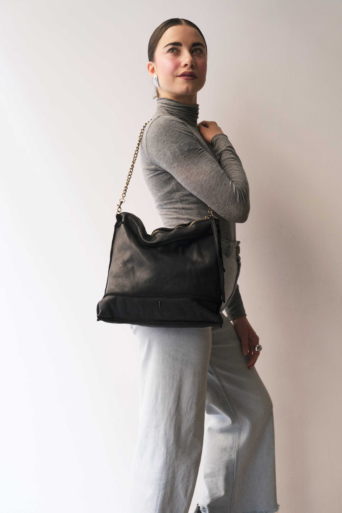 Rezoe black garment-dyed leather - Made in Italy -