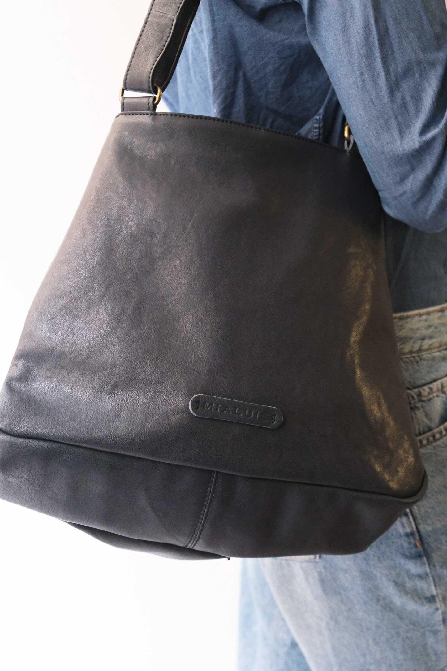 PRE ORDER discount 15%-Gabri tote bag in soft nappa navy- use code PREORDER15 - DELIVERY IS ESTIMATED WITHIN APPROXIMATELY 30 DAYS FROM THE ORDER DATE- Made in Italy -