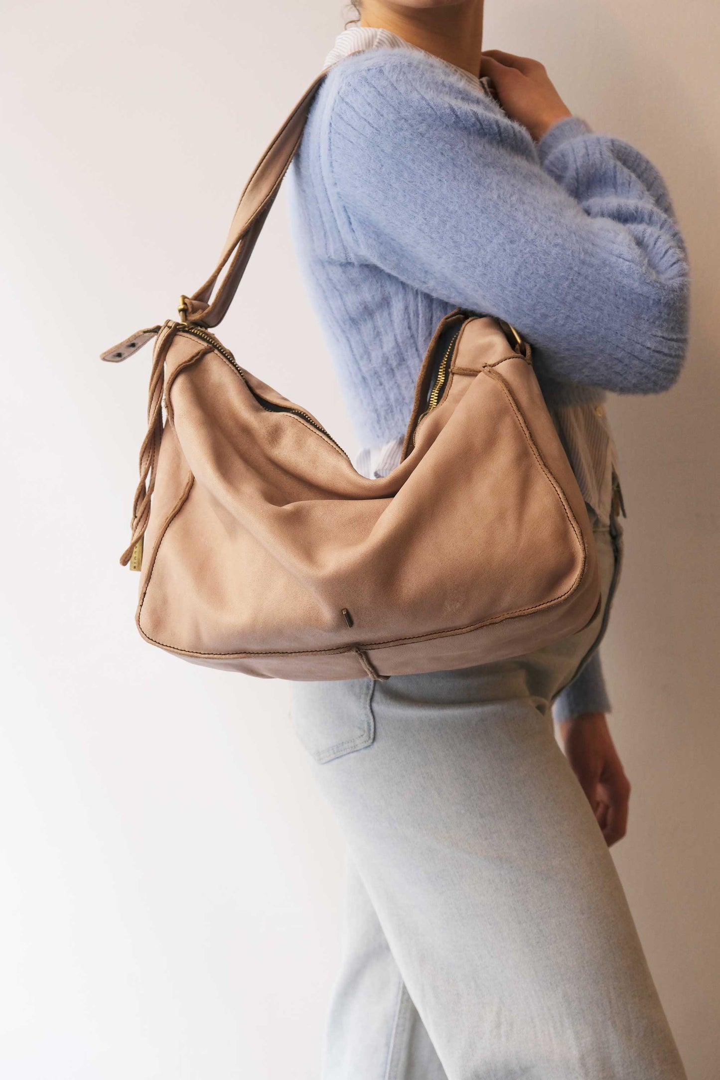 Rechi Big sand garment-dyed leather - Made in Italy -