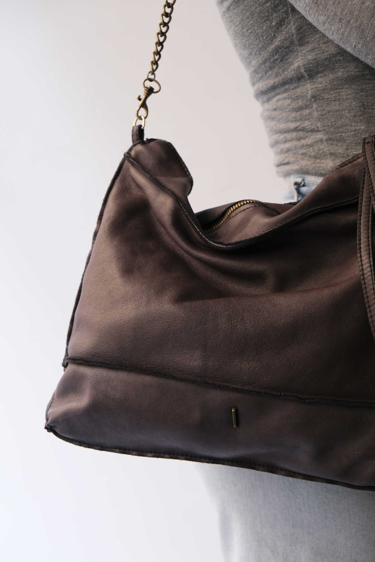 Rezoe brown garment-dyed leather - Made in Italy -