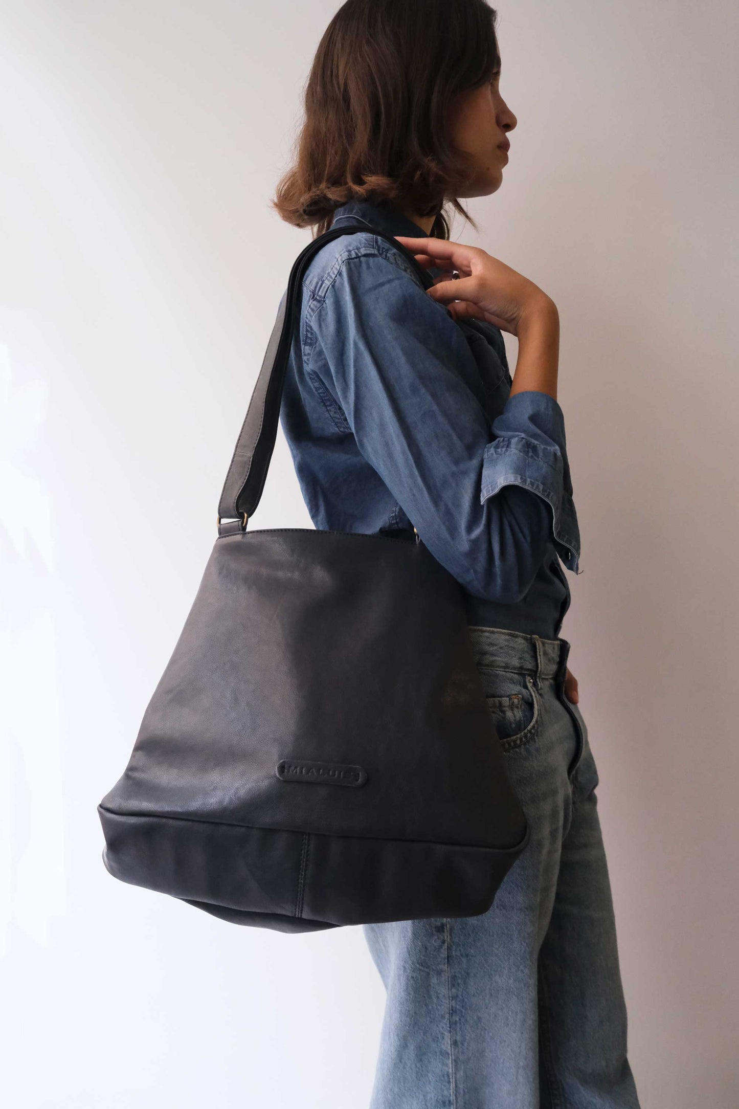 PRE ORDER discount 15%-Gabri tote bag in soft nappa navy- use code PREORDER15 - DELIVERY IS ESTIMATED WITHIN APPROXIMATELY 30 DAYS FROM THE ORDER DATE- Made in Italy -