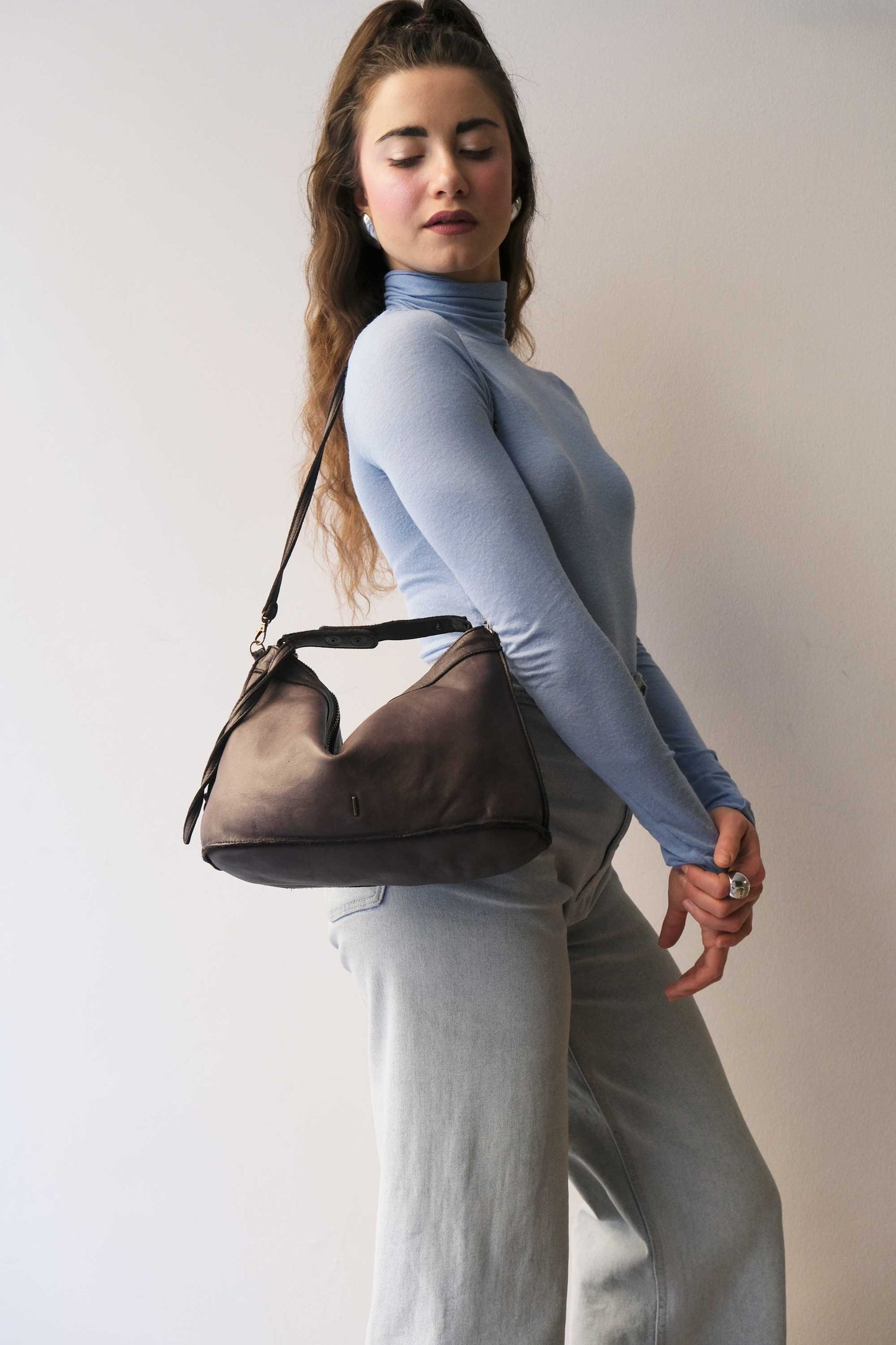 Rechi media hobo bag brown garment-dyed leather - Made in Italy -