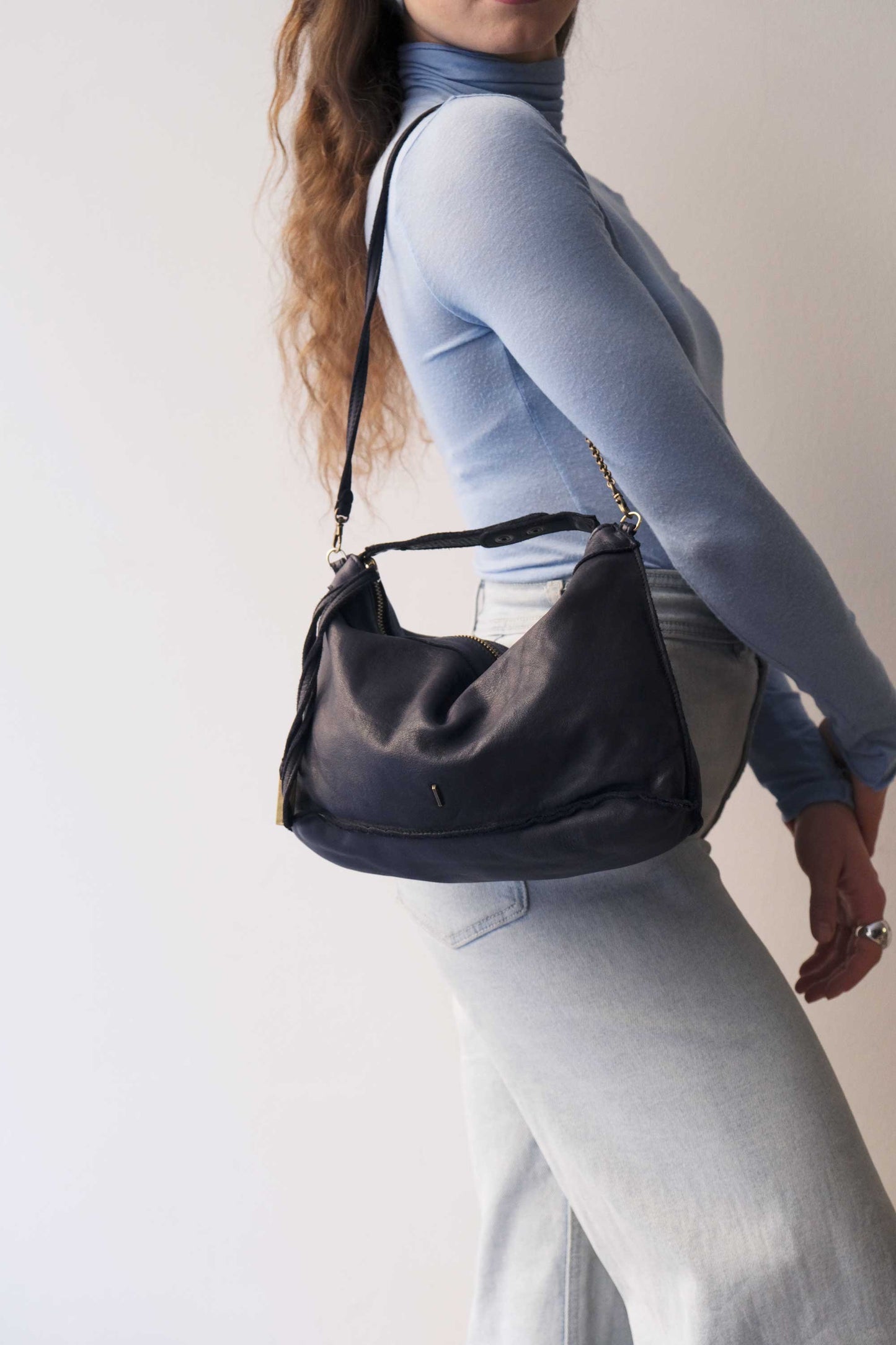 Rechi media hobo bag navy garment-dyed leather - Made in Italy -